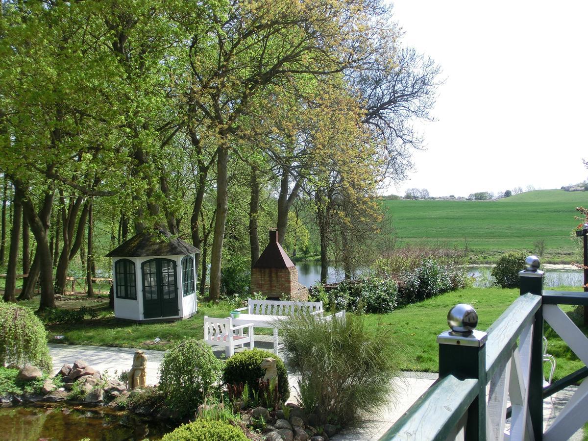 Domane Neu Gaarz Hostel Buitenkant foto
