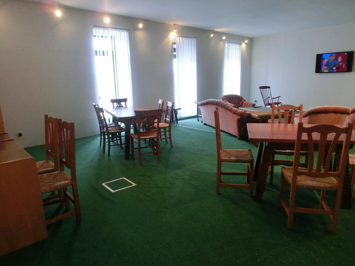 Domane Neu Gaarz Hostel Buitenkant foto