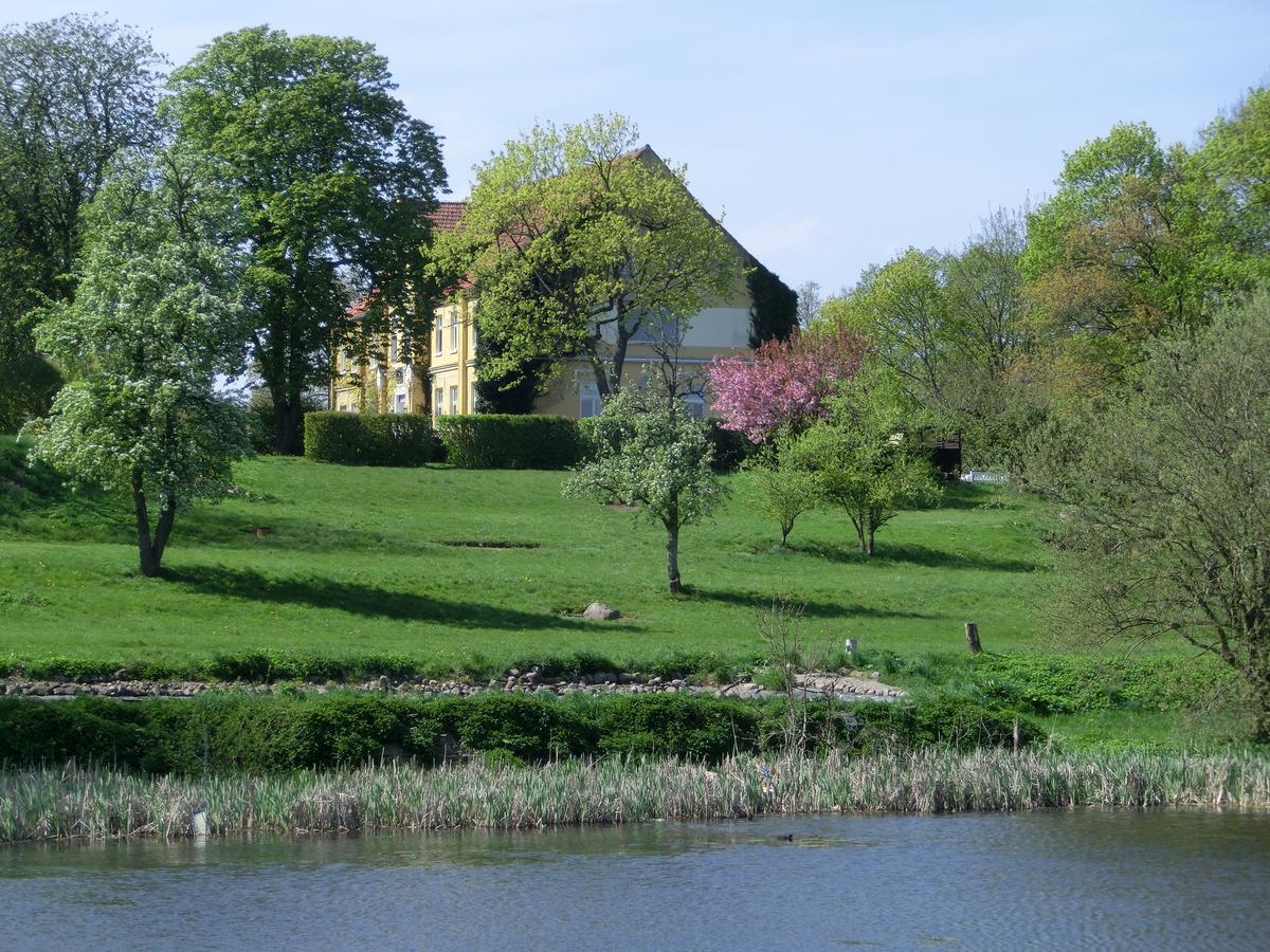 Domane Neu Gaarz Hostel Buitenkant foto