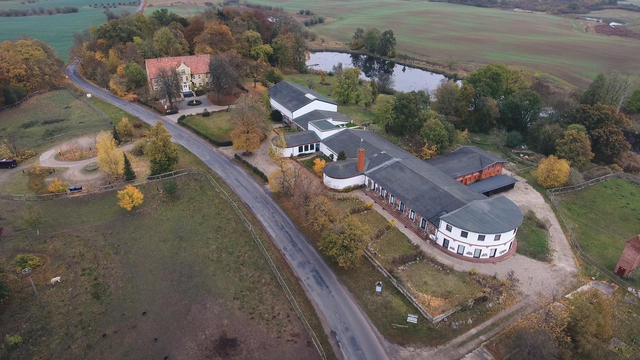 Domane Neu Gaarz Hostel Buitenkant foto